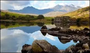 Quel est le héros de fiction créé par Walter Scott ?