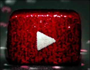 La première vidéo mise en ligne se nomme "Me at The Zoo". Combien de fois a-t-elle été vue ?