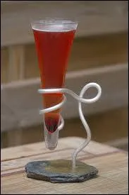 Quels sont les ingrédients indispensables pour confectionner un kir breton ?