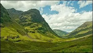 La chanson que j'ai mise en lien est intitulée ''Mist Covered Mountain''. Que signifie le mot ''mist'' ?