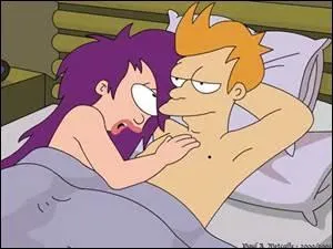 Allons dans le futur avec "Futurama", ce personnage est fou amoureux de Leila, dans quelques épisodes on peut le voir embrasser Leila, je parle bien sûr de :
