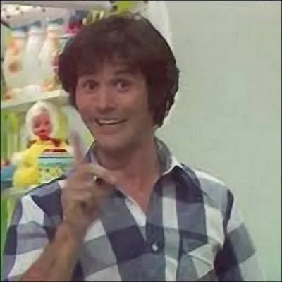 Quel est le prénom de cet homme, ami de Casimir ?