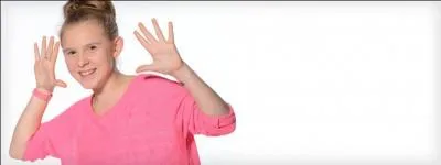 Qui est cette fille pleine d'humour (comme dirait son coach) ?