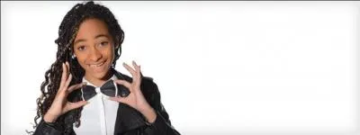 Qui est cette fille timide ?