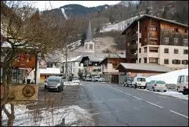 Je vous propose une petite visite de la commune rhônalpine de Saint-Jean-d'Aulps. Nous partons pour le département ...