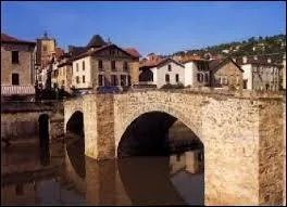 Nous partons à la découverte de Villefranche-de-Rouergue. Vile midi-pyrénéenne, elle se situe dans le département ...