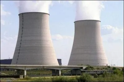 Quelle est la réaction nucléaire utilisée dans les centrales ?