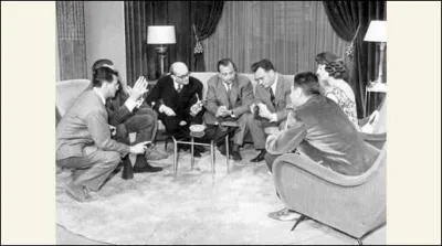 Complétez le titre de cette émission de 1959, Cinq colonnes ...