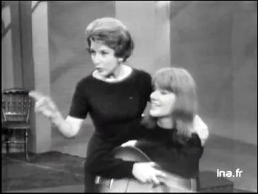 En 1960, par quel petit conservatoire, certains chanteurs débutants passaient-ils ?