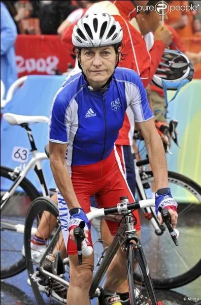 Le 31 octobre 1958 à Annecy : naissance de "...", cycliste française dotée d'une carrière sportive d'une longévité exceptionnelle !