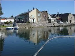Cette dernière balade nous entraîne à Vireux-Wallerand. Commune champardennaise, elle se situe dans le département n° ...