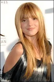 En quelle année débute-t-elle sa carrière ?