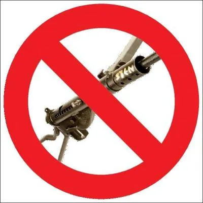 Un philosophe cynique a dit : « On doit acquérir l'intelligence ou une corde pour se pendre. » D'accord, nous ferons chanvre à part... A qui pensez-vous ?