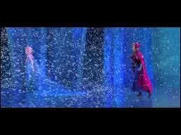 Que fait Elsa à Anna vers la fin ?