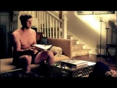 Comment s'appelait la personne qui a aidé Spencer pendant sa cure et qui s'est fait renvoyer par sa mère ?