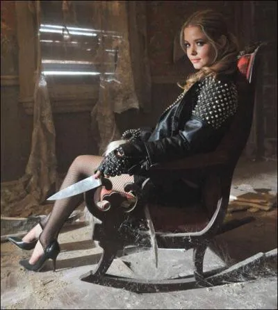 Dans l'épisode d'Halloween de la saison 2, à quand remonte le flash back avant la disparition d'Ali ?