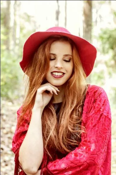 Elle est connue pour avoir joué dans :