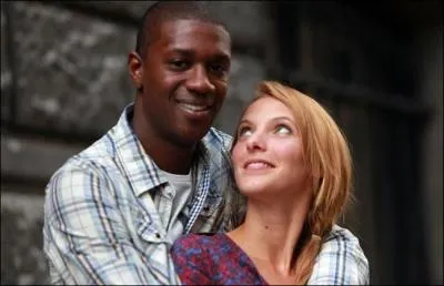 Comment se prénomme la cliente qui a laissé son sac aux "Belles du Mistral" ?