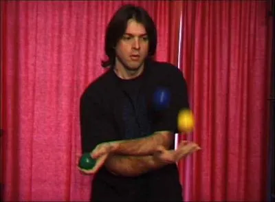 Quel est le nom de cette figure qui consiste à croiser les mains en changeant les places de ces dernières alternativement à chaque lancer ?