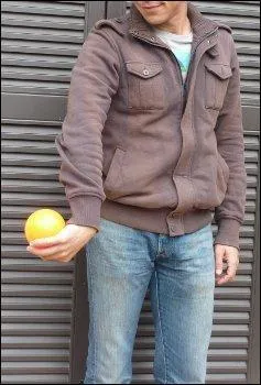 Comment nomme-t-on ce rattrapage de balle qui consiste à tourner son poignet sur lui-même avant de rattraper ? (Comme sur l'image)