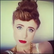 Pendant un an, elle a &eacute;tudi&eacute; certains instruments, lesquels ?