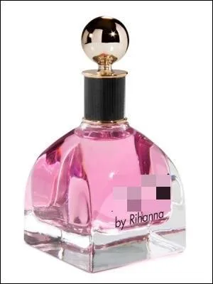 Donnez-moi le nom de cette eau en bouteille et la vedette qui l'a créée.