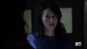 Quel est le vrai âge de Noshiko (la mère de Kira) ?