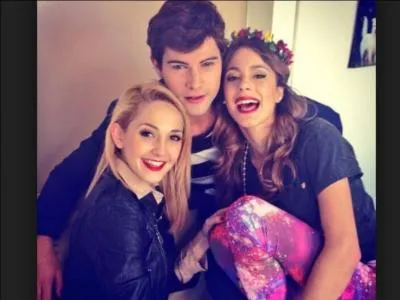 Violetta, Ludmila, German et Priscila (la mère de Ludmila) feront un voyage ensemble. Où iront-ils ?