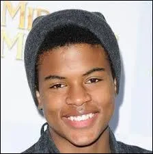 Zendaya a-t-elle déjà participé une seule fois à un des clips de Trevor Jackson, son copain ?