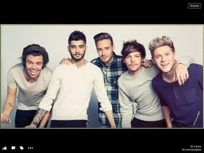 Lequel a comme hobby le football ?