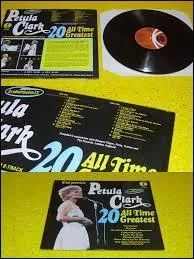 Une chanteuse britannique, qui nous a interprété en 1962 "Chariot"; Je suis sure que vous allez trouver son nom.