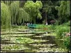 A quel peintre appartenait ce jardin situé à Giverny ?