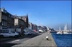 Nous traversons la France pour nous rendre à Fécamp. Je vous emmène en région ...