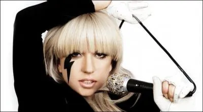 Le premier single de Lady Gaga sorti en 2008, il s'agit du titre :
