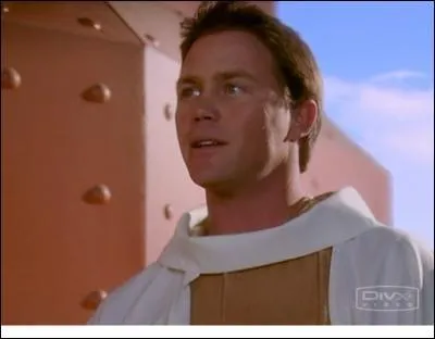 Dans quelle saison Léo devient-il un fondateur ?