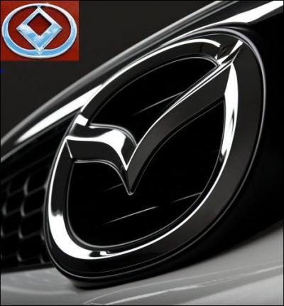 Au début des années 90, la marque Mazda (de M. Matsuda) propose un nouveau logo (en rouge sur la photo) qui est remplacé par l'actuel : pourquoi donc ?