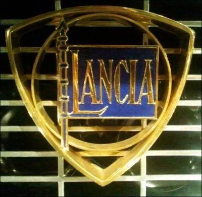 Qui est né le premier : l'oeuf ou la poule ? La lance ou Lancia ?