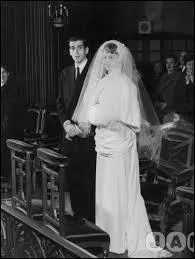 Où rencontre-t-elle Roger Vadim qui sera son premier mari ?