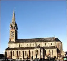 Voici l'église de la ville Costarmoricaine de Planguenoual. Elle se trouve en région ...