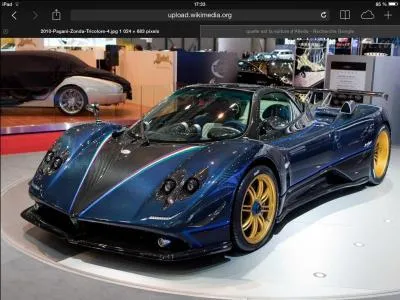 Quelle est la marque de cette voiture ?