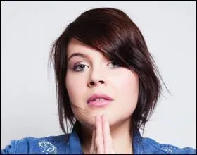 Son vrai nom est Ana Ka et son prénom dans Plus belle la vie est ................ .