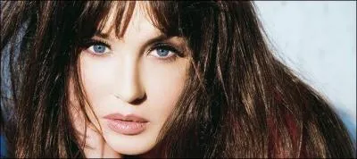 Dans une chanson, Isabelle Adjani déclarait ''être dans un état proche de ------'' .