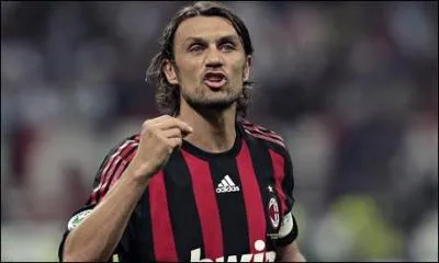 Lequel de ces trophées Paolo Maldini a-t-il remporté à 7 reprises avec l'AC Milan ?