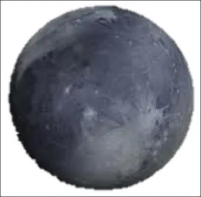 Enfin, rendons visite à une planète... Qui ne fait plus partie du système solaire depuis 2006. Mais il n'y a pas de raison, on l'aime ! 
C'est une planète naine, plus éloignée encore que Neptune, le dieu des enfers lui a donné son nom, qui a d'ailleurs lui-même inspiré Disney... J'ai nommé...