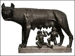 Par qui Romulus et Remus ont-ils été élevés ?