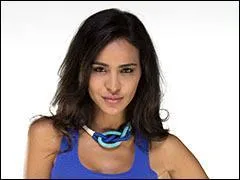 Qui lui a donné un bracelet d'immunité ?