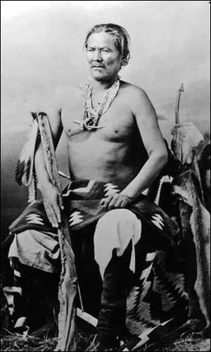 Lequel de ces chefs ne fait pas partie de la nation Apache  ?