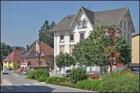 Village fortifié franc-comtois, Rougemont-le-Château se situe dans le département n° ...