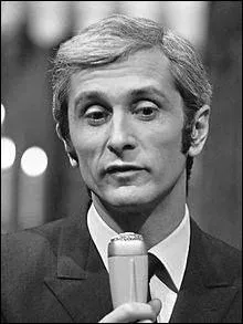 Marcel Amont a pour nom de famille ...