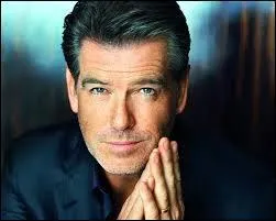 Quel acteur Pierce Brosnan a-t-il remplacé pour le rôle de James Bond ?